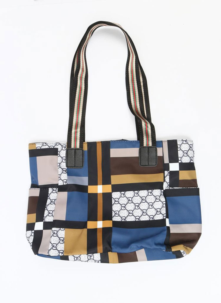 Tính thiết thực của túi đeo vai cỡ lớn khi đi du lịch